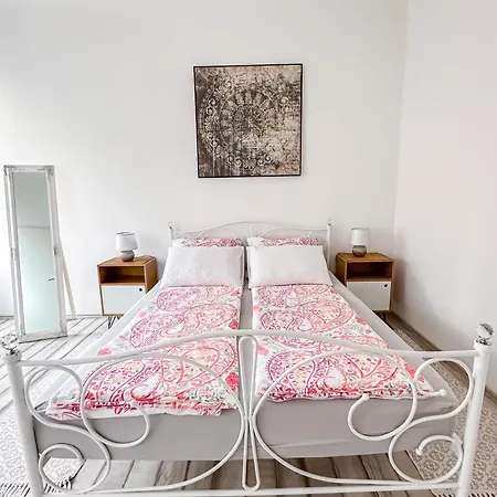 Main Square Apartment