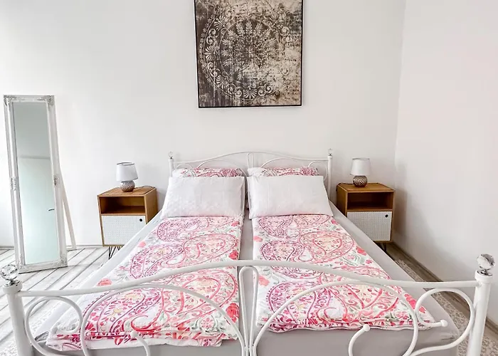 Main Square Lejlighed